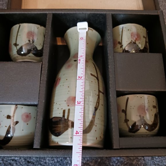 NEW! Beautiful Sake Set - Picture 4 of 7